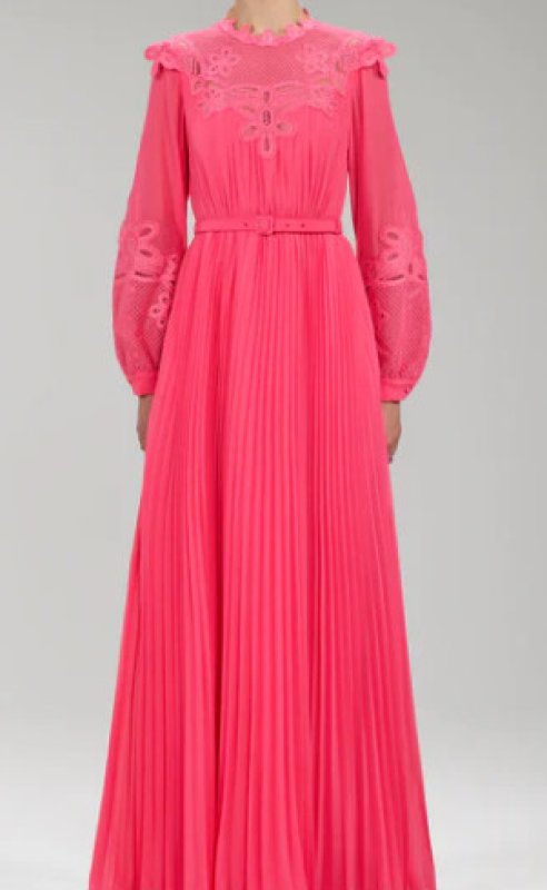 画像1: 限定セール！Self Portrait　セルフポートレート　 Pink Chiffon Guipure Lace Bib Maxi Dress  03283 (1)