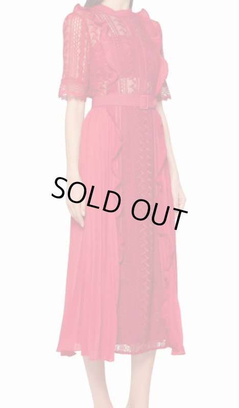 画像1: 【広瀬アリスさん着用】Self Portrait　セルフポートレート　Short Sleeve Geometric Lace Midi Dress　レッド (1)