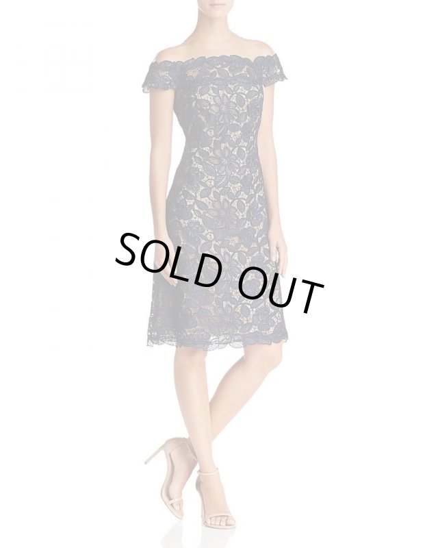 画像1: 1点のみ即発！Tadashi Shoji タダシショージ  Illusion Off-the-Shoulder Dress ネイビー  52101 (1)