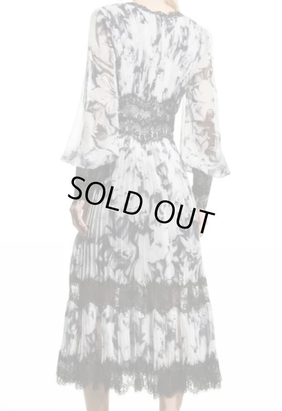 画像3: 即発！【田中美里さん着用】Tadashi Shoji タダシショージ  JESSIE プリーツシフォンドレス　ブラック、アイボリー系  11131 (3)