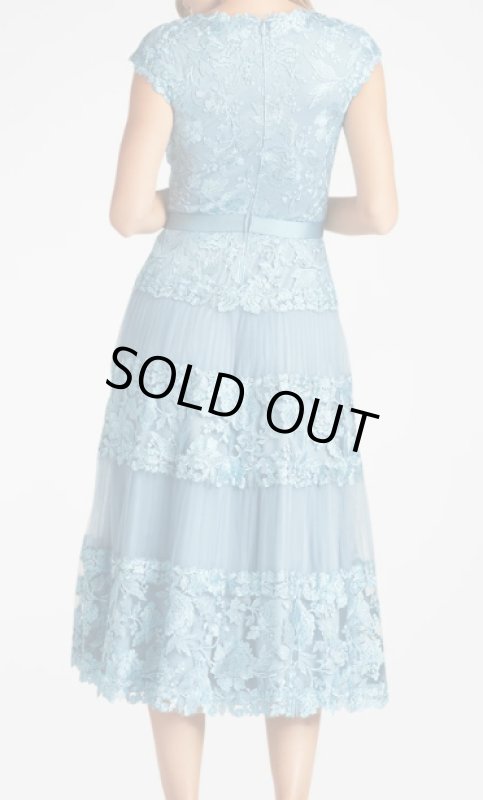 画像2: Tadashi Shoji  タダシショージ  　Embroidered Cap-Sleeve Midi Dress ブルー系  4205 (2)