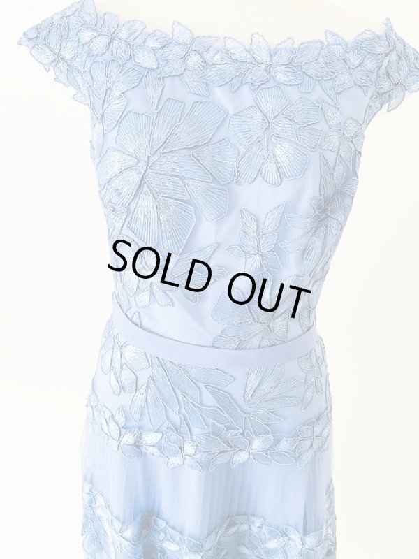 画像5: セール！1点のみ即発！【白石麻衣さん着用】Tadashi Shoji  タダシショージ  オフショルダー花柄レースドレス　ブルー系  41101 (5)