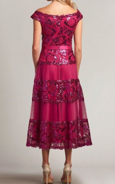 画像2: 限定セール!Tadashi Shoji  タダシショージ   CHARLOTTE SEQUIN EMBROIDERED TEA-LENGTH DRESS ピンク系 (2)