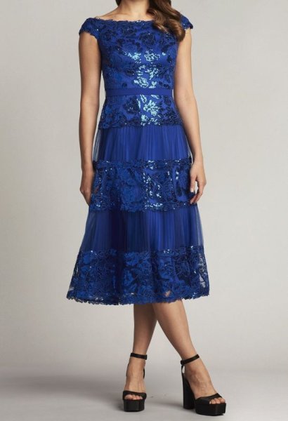 画像1: 限定セール！Tadashi Shoji  タダシショージ  　CHARLOTTE SEQUIN EMBROIDERED TEA-LENGTH DRESS　ブルー系 (1)