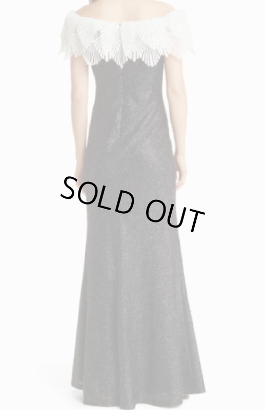 画像2: セール！【久間田琳加さん、宇賀なつみさん着用】Tadashi Shoji タダシショージ   TAJ　オフショルダースパンコールロングドレス　ブラック、ホワイト (2)