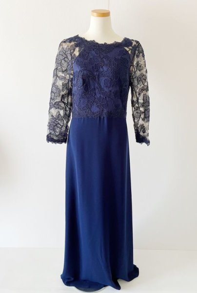 画像5: Tadashi Shoji      Three-Quarter Sleeve Lace and Crepe Gown ネイビー (5)