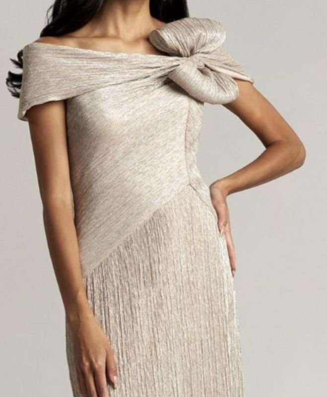 画像2: 限定セール！【桜井日奈子さん着用】Tadashi Shoji タダシショージ  NADINE DRAPED BOW GOWN  ベージュ系  01112 (2)