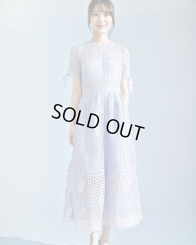 画像1: 1点のみ即発！【パリスヒルトン愛用】Self Portrait　セルフポートレート　Guipure Lace-Patterned Midi-Dress  41910 (1)