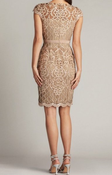 画像2: Tadashi Shoji  タダシショージ スパンコールレースシースドレス  Ginseng ベージュ系 (2)