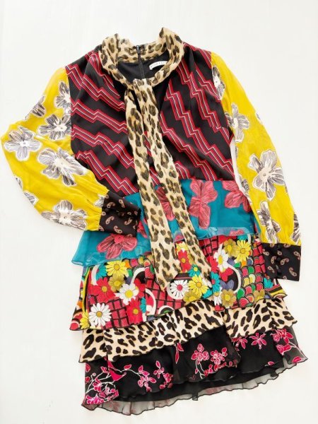画像9: 【ブラックピンク、大石絵里さん着用、ドラマ使用】Alice + Olivia アリスアンドオリビア Dasha Ruffle Tiered Dress  40801 (9)
