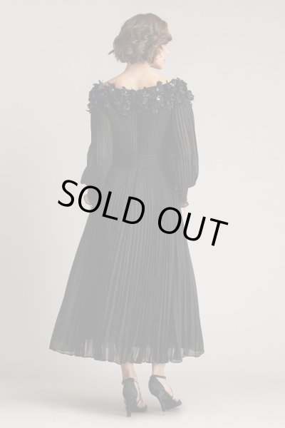 画像3: セール!Tadashi Shoji タダシショージ   OWAN プリーツフローラルアップリケドレス  ブラック (3)