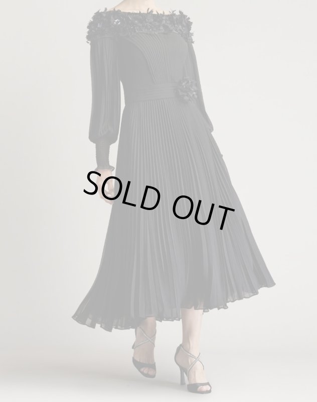 画像1: セール！Tadashi Shoji タダシショージ   OWAN　プリーツフローラルアップリケドレス  ブラック (1)