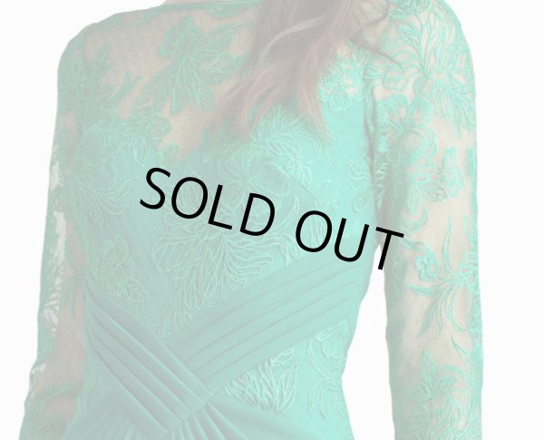 画像3:  Tadashi Shoji  タダシショージ RAVINA EMBROIDERED ILLUSION GOWN グリーン系 (3)