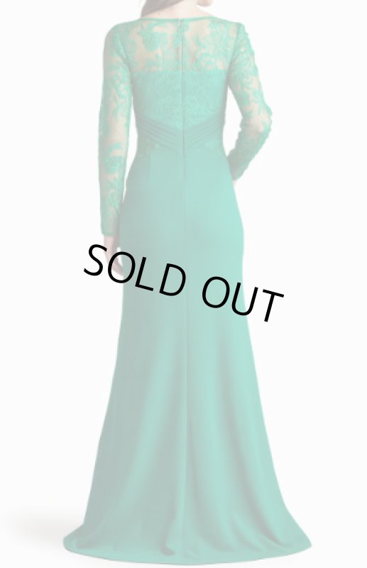 画像2:  Tadashi Shoji  タダシショージ　RAVINA EMBROIDERED ILLUSION GOWN　グリーン系 (2)