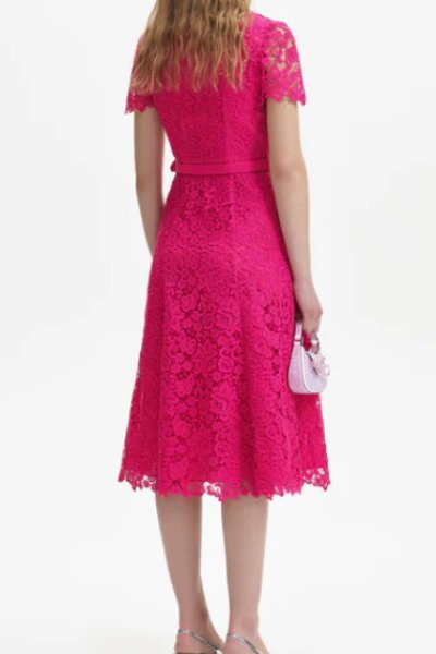 画像2: 【ドラマ使用】Self Portrait セルフポートレート MAGENTA LACE MIDI DRESS (2)