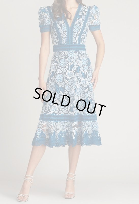 画像1: Tadashi Shoji  タダシショージ  　KLEIN EMBROIDERED TEA-LENGTH DRESS ブルー系 (1)