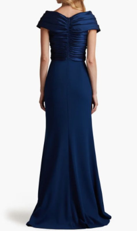 画像2: セール！Tadashi Shoji タダシショージ  BENZ PLEATED PORTRAIT COLLAR GOWN 　ネイビー  (2)