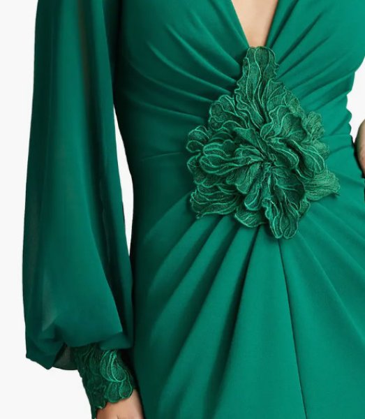画像3:  Tadashi Shoji  タダシショージ Sahana Bishop Sleeve Plunge Gown  グリーン系  (3)