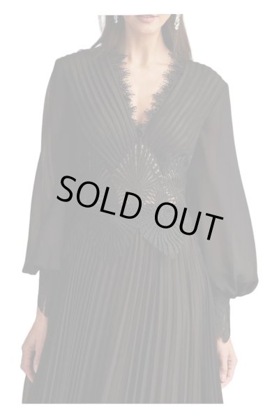 画像2: セール!Tadashi Shoji  タダシショージ    Yates Pleated Chiffon & Lace Gown ブラック (2)