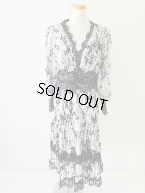 画像2: 即発！【田中美里さん着用】Tadashi Shoji タダシショージ  JESSIE プリーツシフォンドレス　ブラック、アイボリー系  11131 (2)