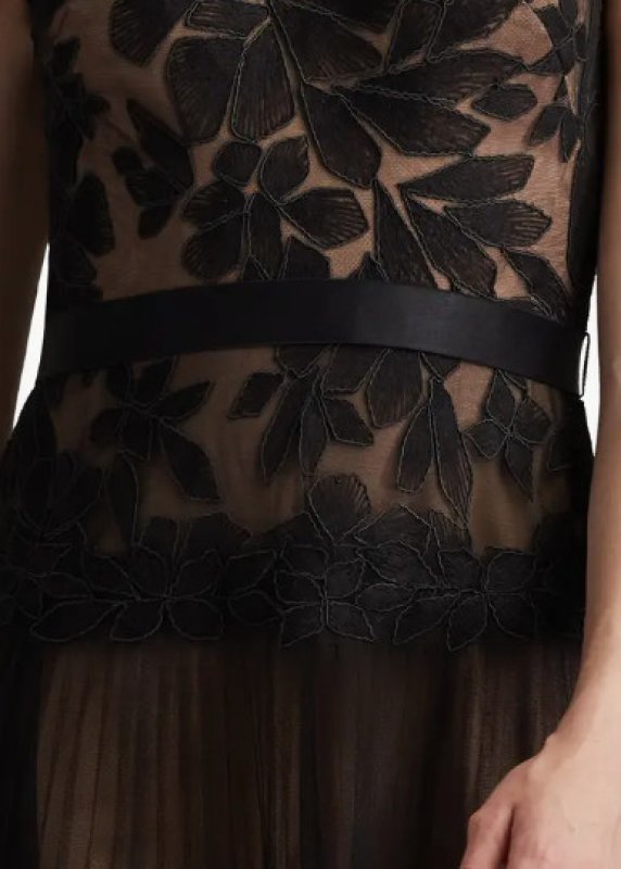 画像3: Tadashi Shoji  タダシショージ Adriane  オフショルダー花柄レースドレス　ブラック 41101 (3)