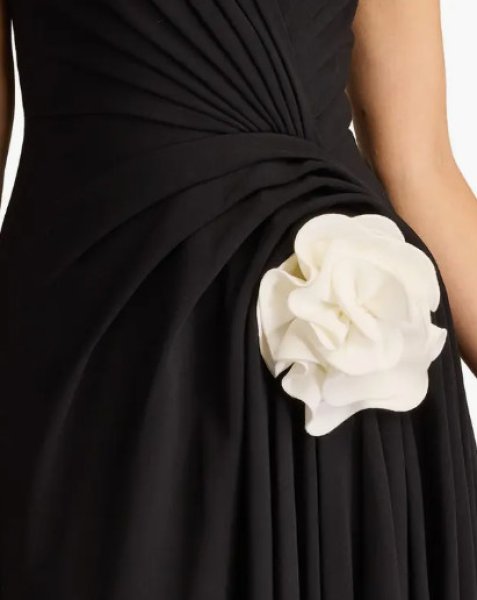 画像4: Tadashi Shoji  タダシショージ   Port Pleated Crepe Gown  ブラック、アイボリー (4)