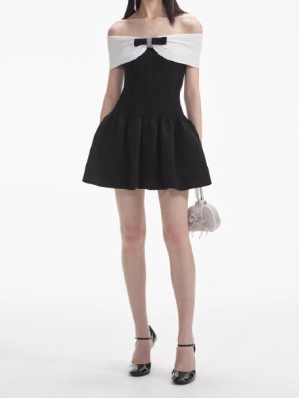 画像1: セール！ Self Portrait セルフポートレート　 Black Knit Bow Mini Dress (1)