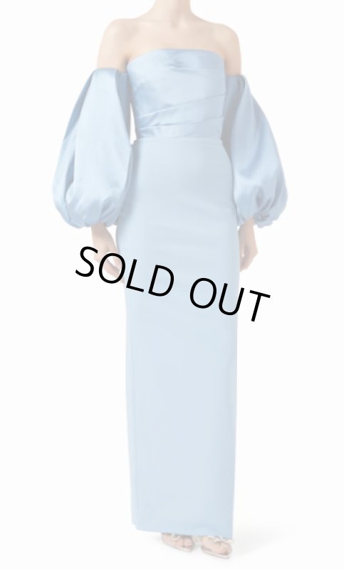 画像4: セール！【滝沢眞規子さん着用】Solace London ソレイスロンドン  Carmen off-the-shoulder satin-twill and crepe gown ブルー系  13826 (4)
