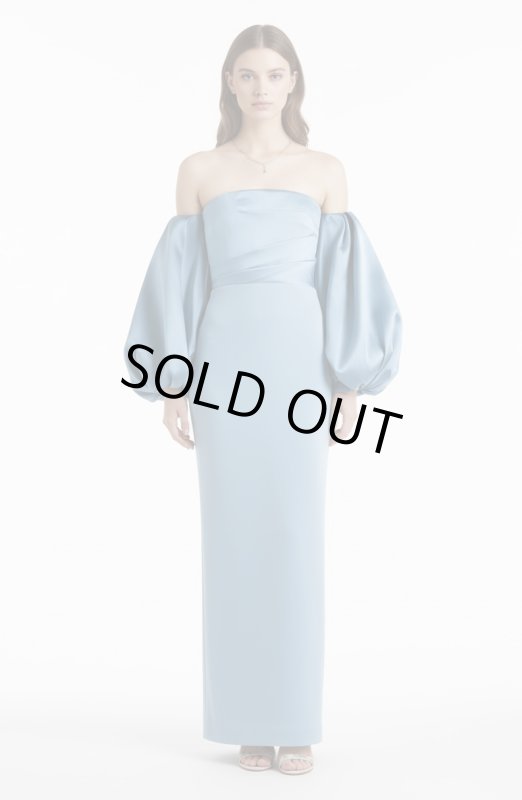 画像1: セール！【滝沢眞規子さん着用】Solace London ソレイスロンドン  Carmen off-the-shoulder satin-twill and crepe gown ブルー系  13826 (1)