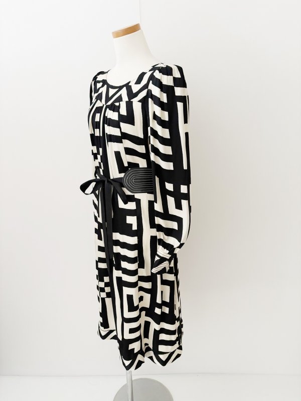 画像4: セール【ドラマ衣装提供】Tracy Reese トレイシーリース　ベルト付きブラック&ホワイトドレス (4)