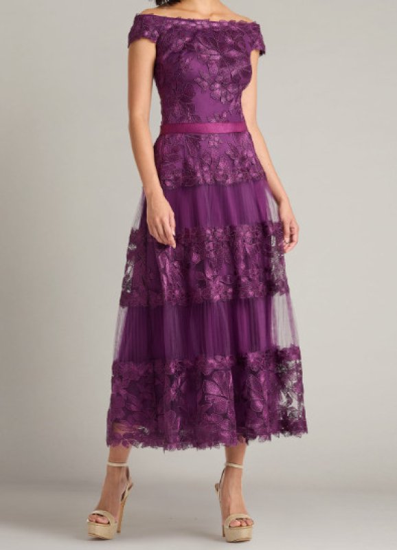 画像1: Tadashi Shoji  タダシショージ  Adriane オフショルダー花柄レースドレス　パープル系  41101 (1)