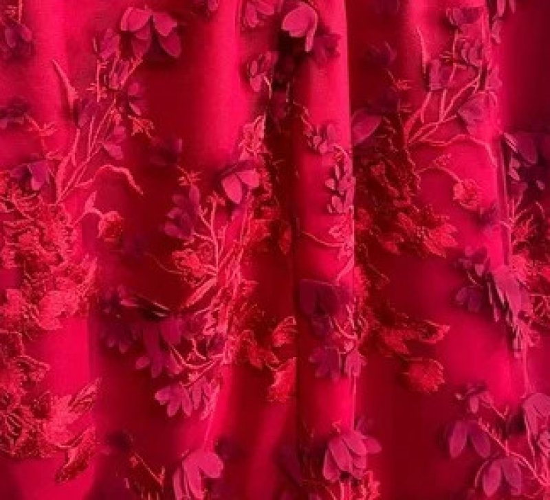 画像4: 【橋本環奈さん着用】Marchesa Notte マルケッサノッテ　EMBROIDERED 3D FLOWER MERMAID MIDI DRESS  レッド系 (4)