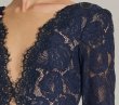 画像4: Tadashi Shoji タダシショージ  Corwin 刺繍レース イリュージョン ロングドレス｜ネイビー (4)