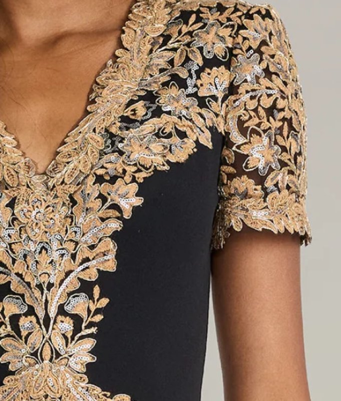 画像4: Tadashi Shoji タダシショージ Neneh Embroidered Handkerchief Hem Midi Dress ブラック (4)