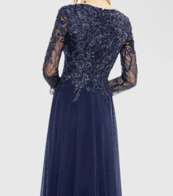 画像4: Mac Duggal マックドゥガル　Embellished Illusion V Neck Long Sleeve Gown ネイビー (4)