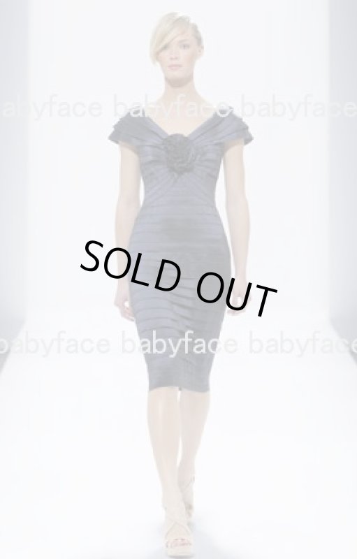 画像1: 即発セール！Tadashi Shoji  ローズモチーフシャッタープリーツドレス（Petites）　ネイビー (1)