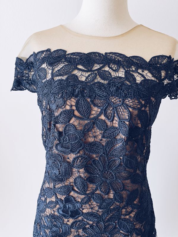 新品 4 Tadashi Shoji タダシショージ ネイビー